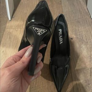 Prada heels, never worn, 39
